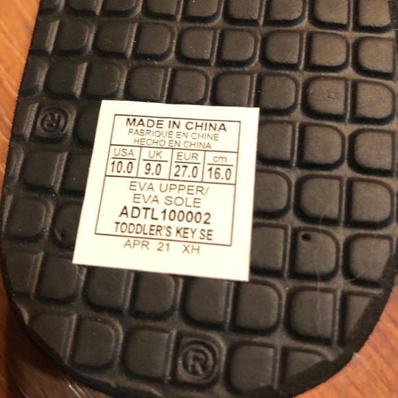 DC Shoes Sandals. NWT. Size 10. - Picture 5 of 5